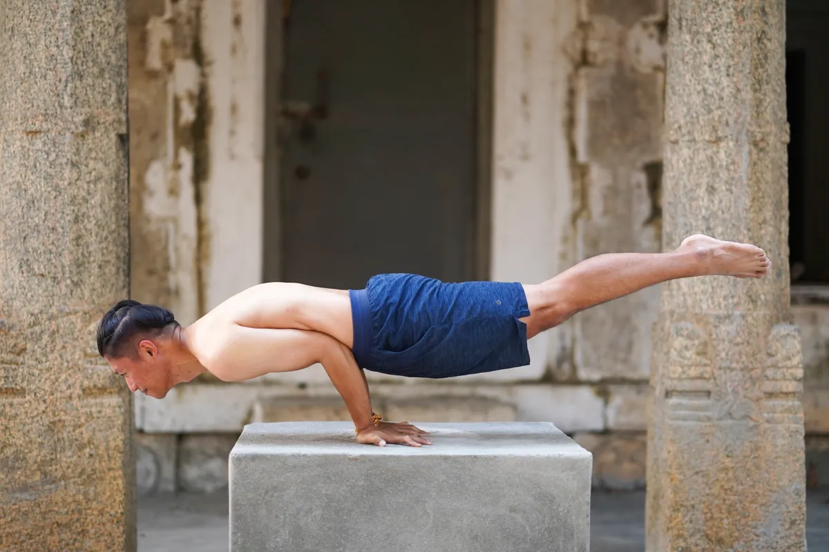 Led class practice with Yoga Tung