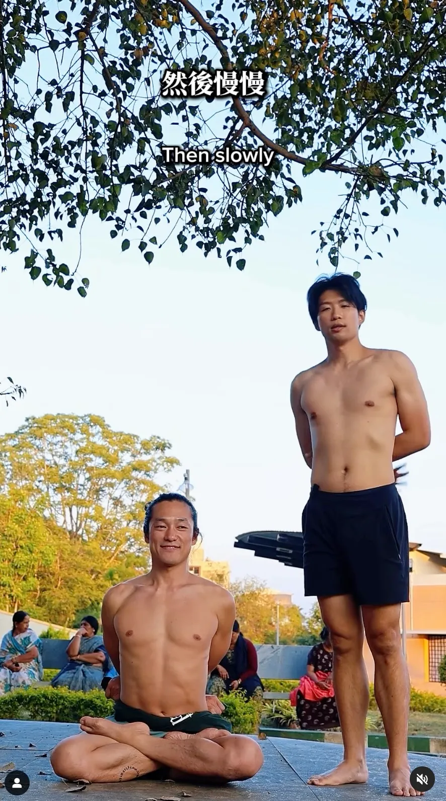 初學者學習 Buddha Padmasana 與 Yoga Mudra